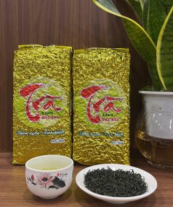 Trà móc câu đặc sản Thái Nguyên – cánh trà xoăn đẹp, nước xanh vàng sáng, đóng gói hút chân không