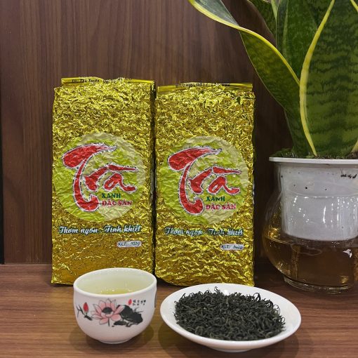 Trà móc câu đặc sản Thái Nguyên – cánh trà xoăn đẹp, nước xanh vàng sáng, đóng gói hút chân không