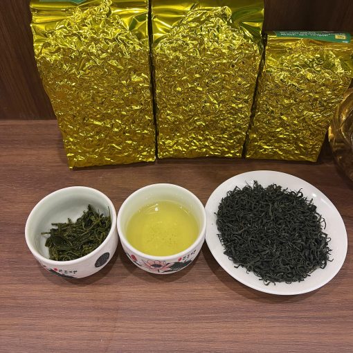 Khám phá hương vị nguyên bản của trà móc câu ngon từ vùng chè Vân Hán – Đồng Hỷ, Thái Nguyên. Mỗi ngụm trà mang đến sự tươi mát, thanh khiết và hương thơm dịu nhẹ, giúp bạn thư giãn và tận hưởng phút giây yên bình. Trà móc câu – lựa chọn hoàn hảo cho những tâm hồn yêu trà và truyền thống